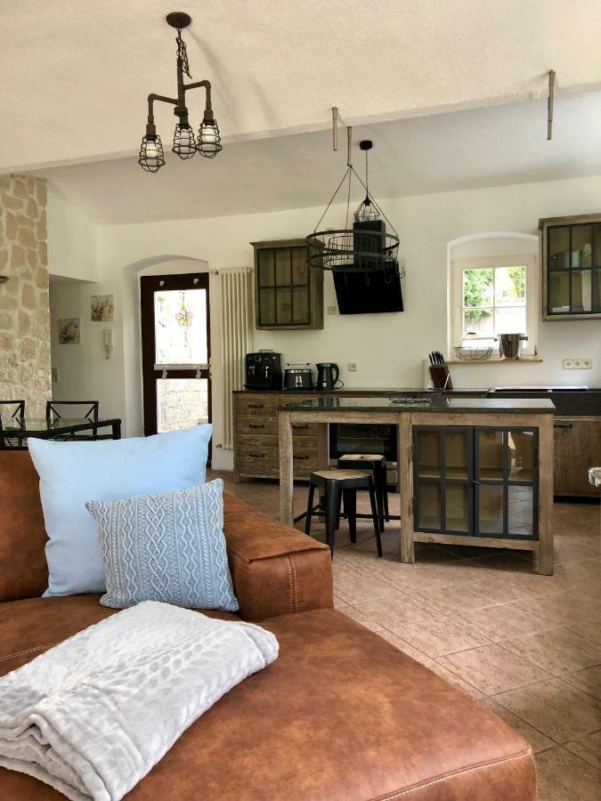 Ferienwohnung Am Wasser Villa Graf Von Pfeil Dresde Exterior foto