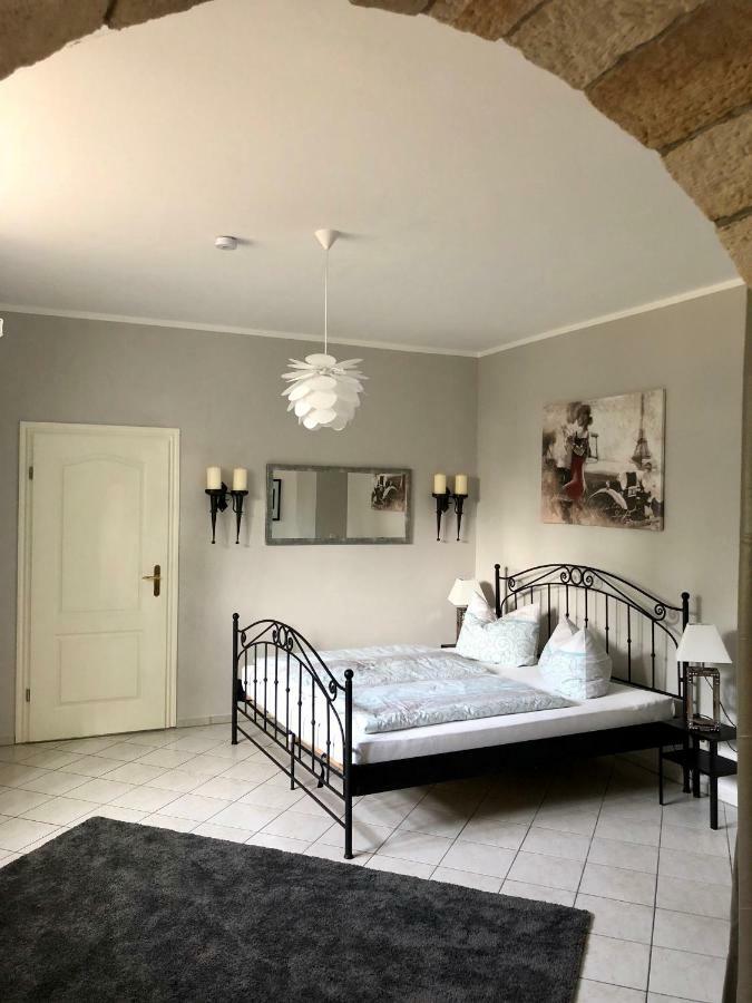 Ferienwohnung Am Wasser Villa Graf Von Pfeil Dresde Exterior foto