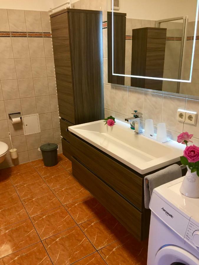 Ferienwohnung Am Wasser Villa Graf Von Pfeil Dresde Exterior foto